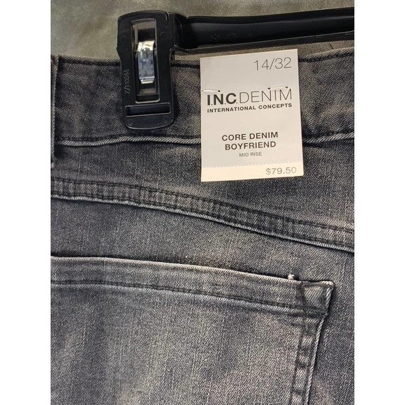 INC International Concepts Women's Washed Black Mid-Rise Boyfriend Jeans SZ14/32 - Picture 10 of 11